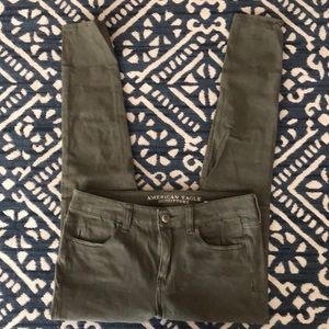 American Eagle Olive Jeggings. Soft and comfy!👖🌸